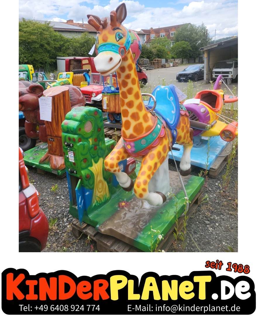 Cogan Giraffe mit Baum als Kassensäule