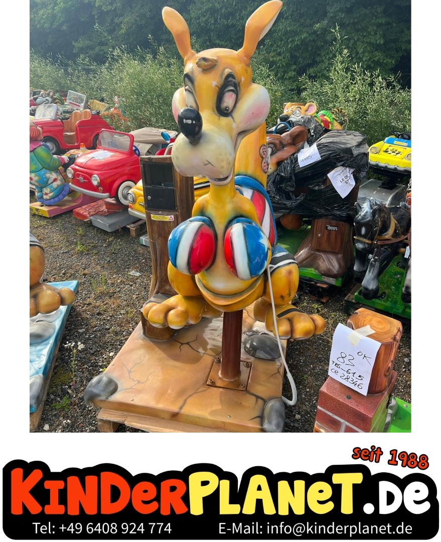 Känguru mit Baum als Kassensäule