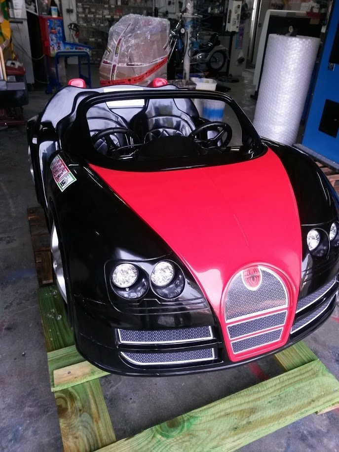 Rennwagen mit LED, Rot-Schwarz, im Bugatti-Look 