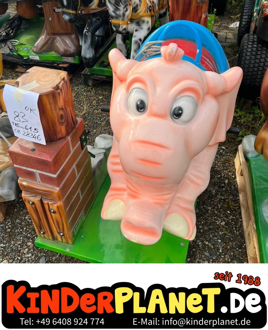 Elefant mit Kassensäule