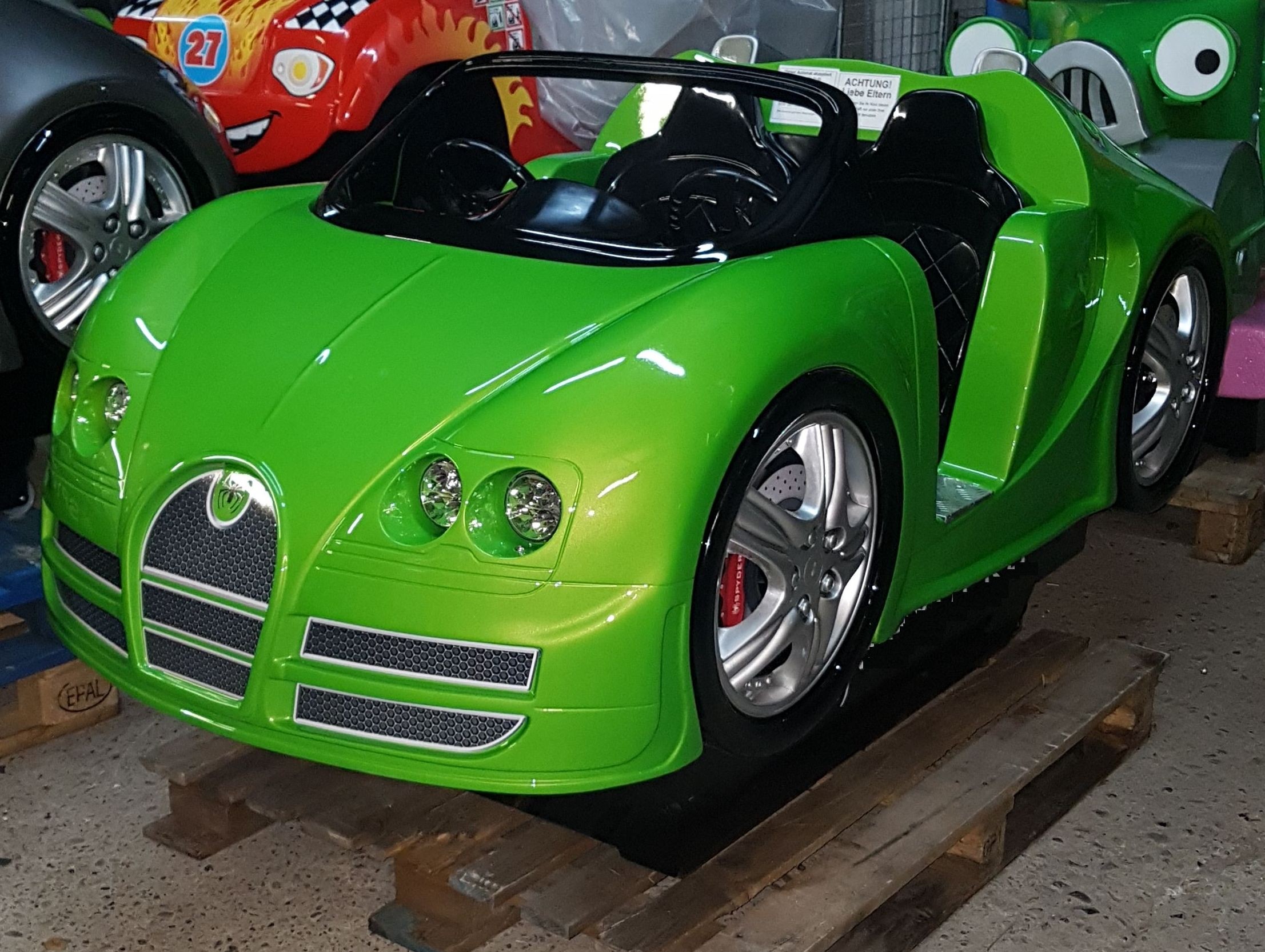 Rennwagen mit LED, grün-metallic