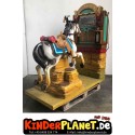 Westernpferd mit Pistole und Schießspiel