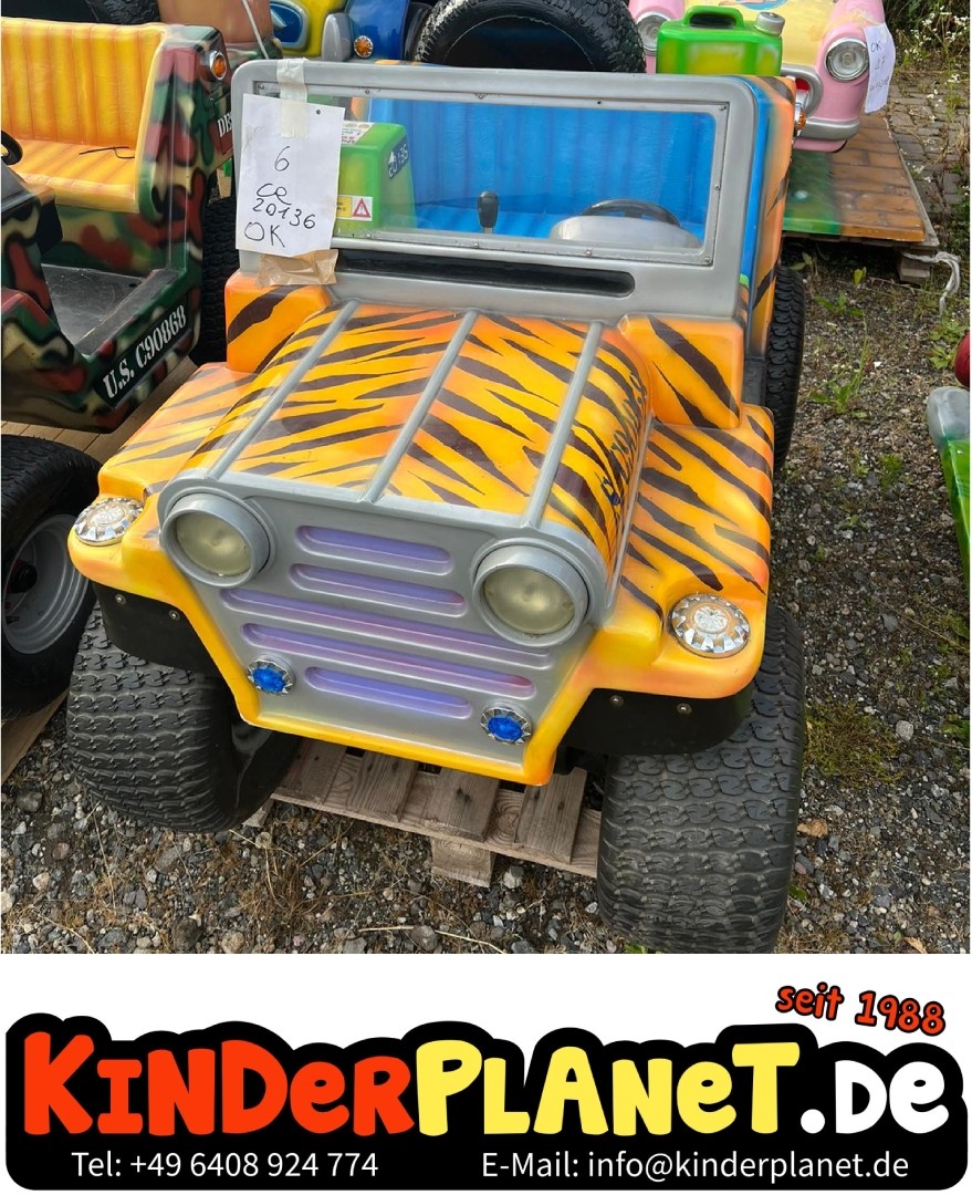 Gestreifter Safari Jeep mit echten Reifen
