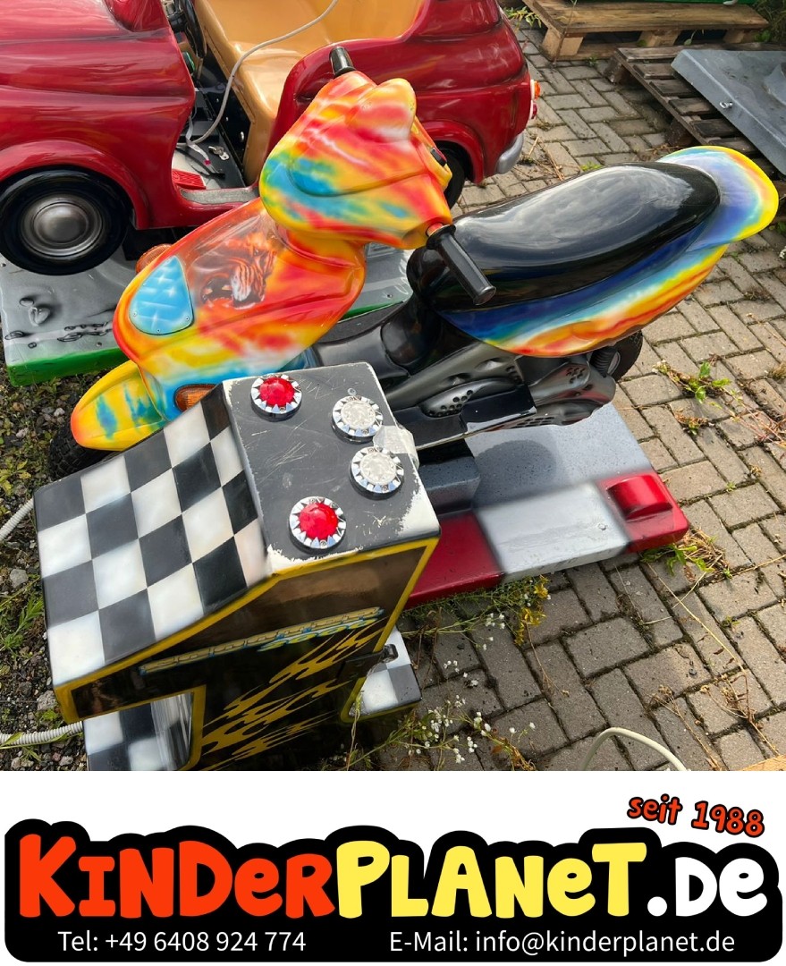 Bunter Scooter mit einer #1 als Kassensäule