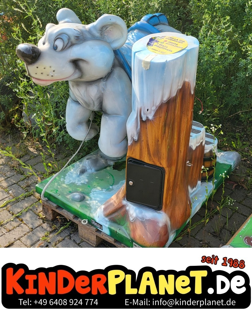 Eisbär mit Baum als Kassensäule